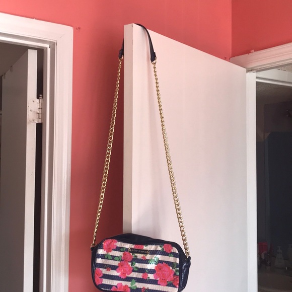 Betsy Johnson crossbody blue patent and sequins - Picture 5 of 6